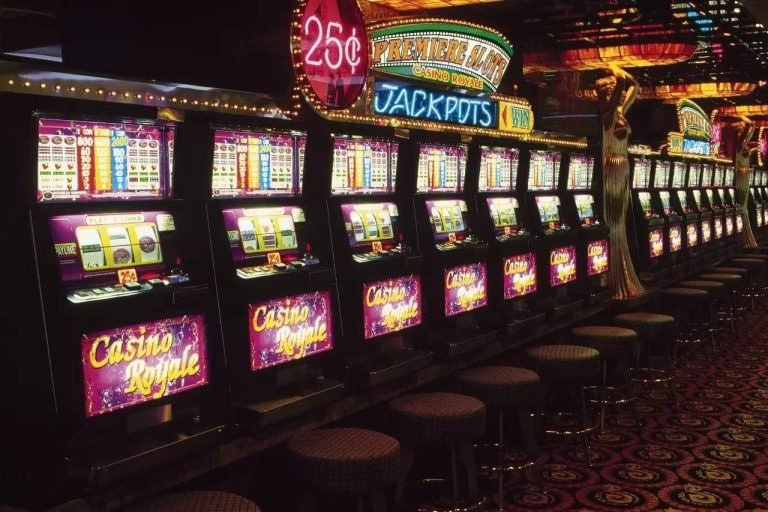 jilikk platform overview showing mobile sports betting and casino games for Filipino players